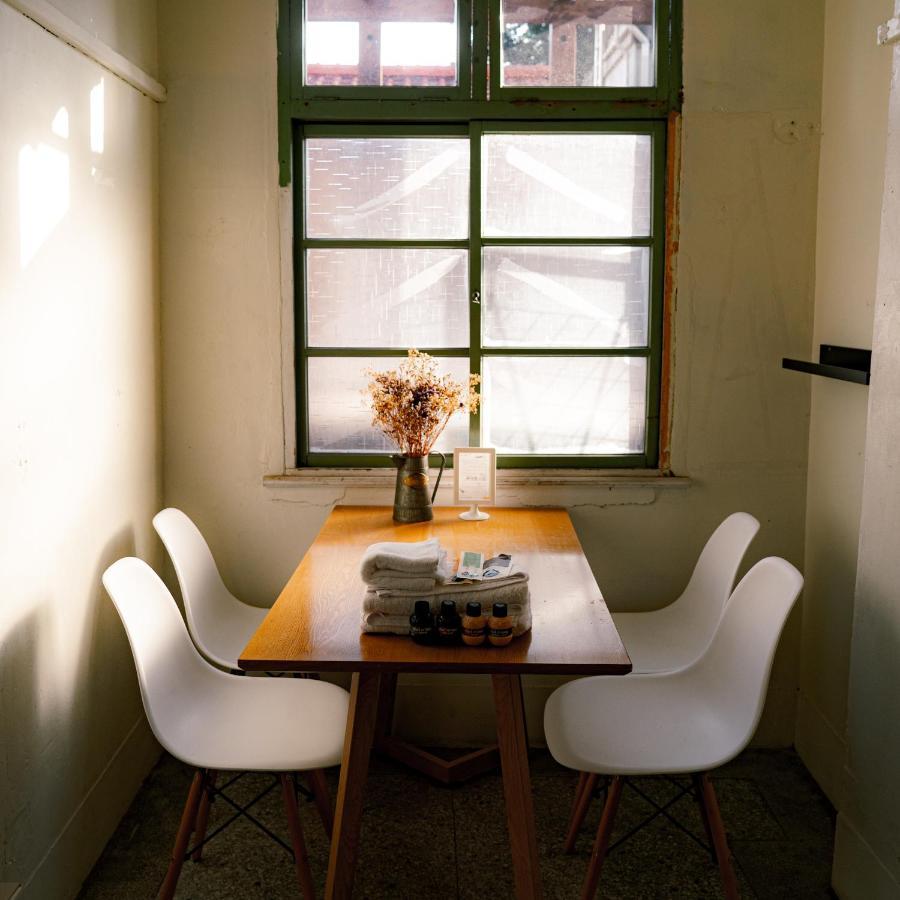 Dope Hostel Taichung Bagian luar foto