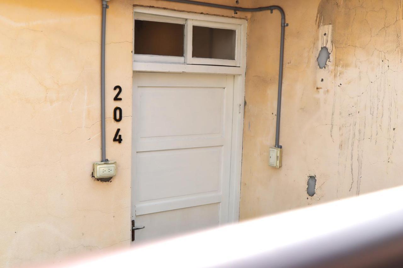 Dope Hostel Taichung Bagian luar foto